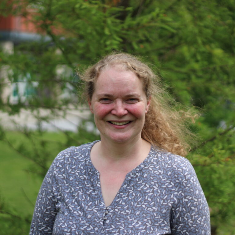Manchester Cancer Research Centre - Professor Emma Crosbie awarded prestigious NIHR Research Professorship