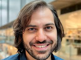 Evangelos Giampazolias headshot