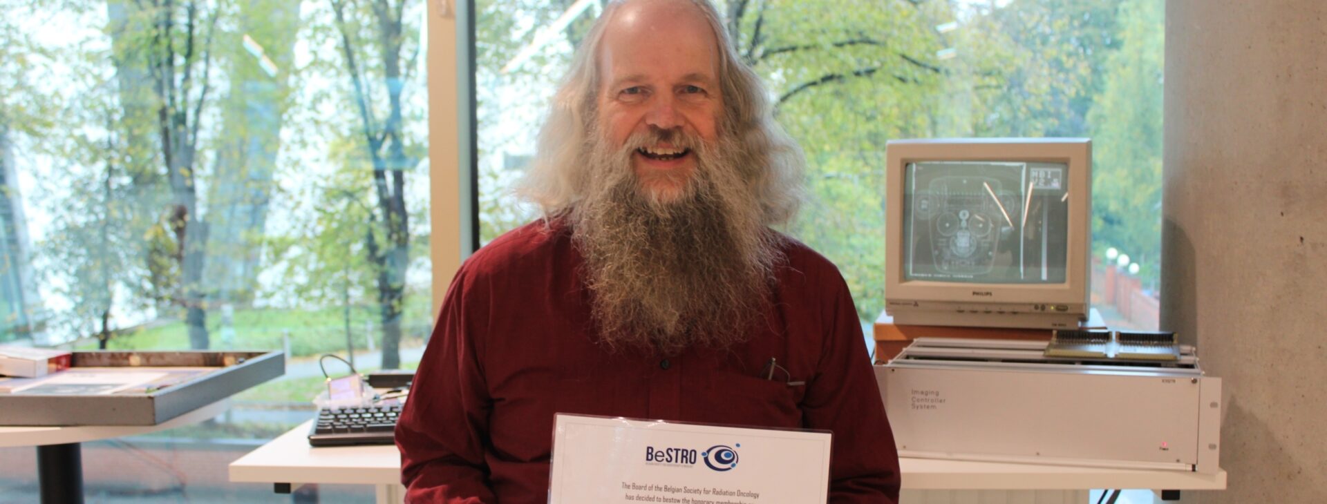 MVH with his BeSTRO award